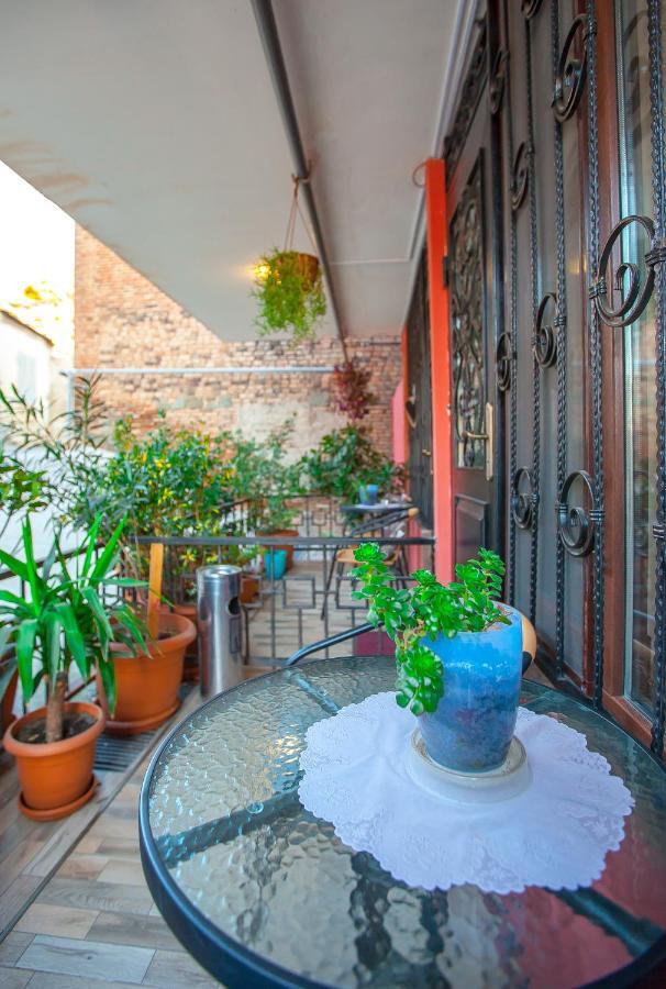 Apartment On L.Meskhishvili Turn Tbilisi Exterior foto
